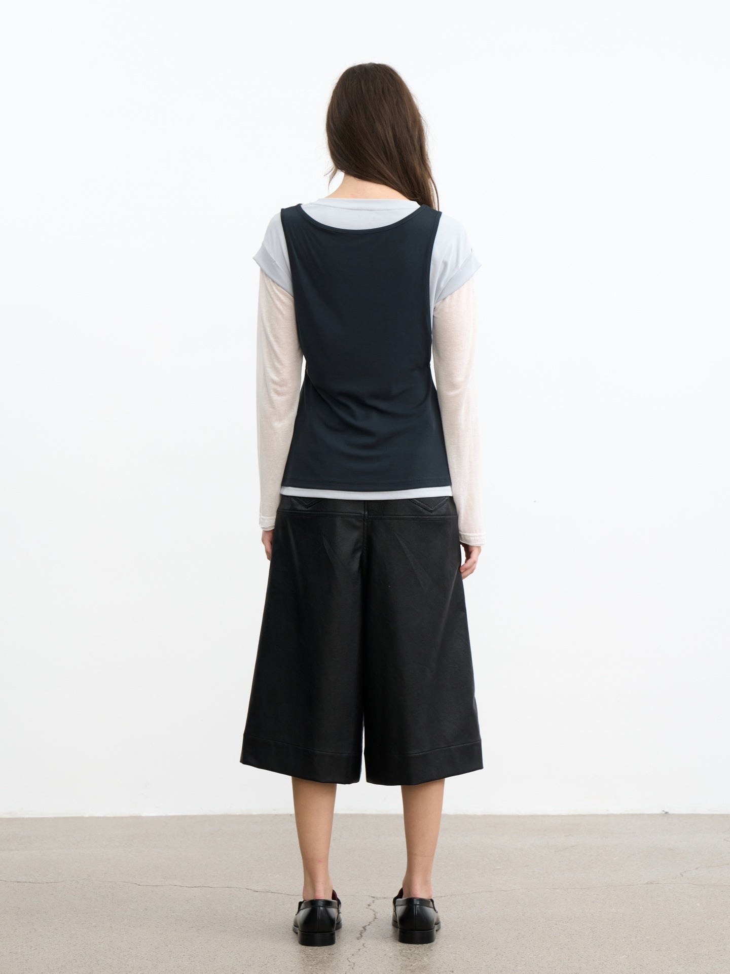 JCAESAR WOMEN Saddle‑pleated body‑hugging leather pants