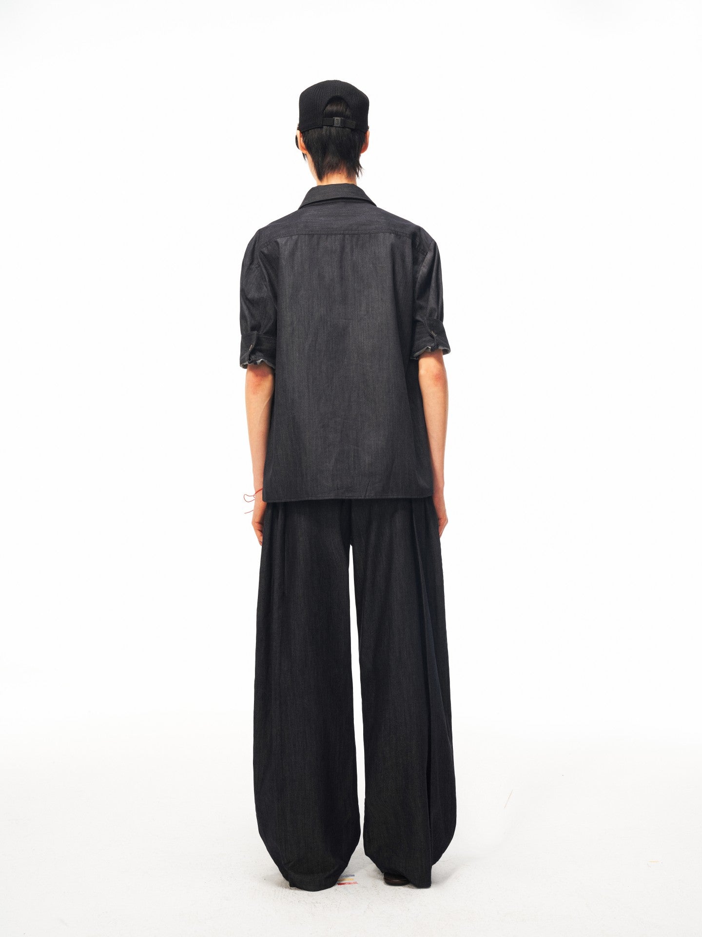 JCAESAR WOMEN Ultra‑Light Raw Denim Pleated Trousers – jcaesarclo