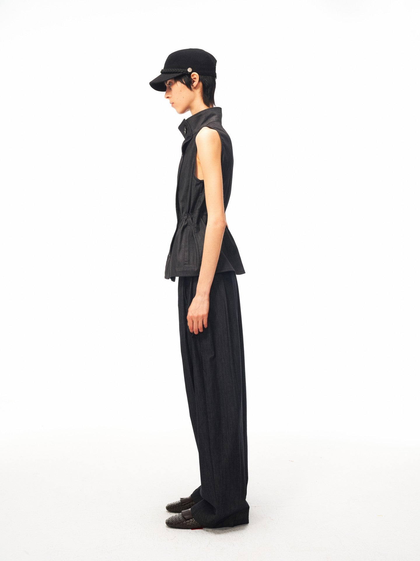 JCAESAR WOMEN Ultra‑Light Raw Denim Pleated Trousers – jcaesarclo