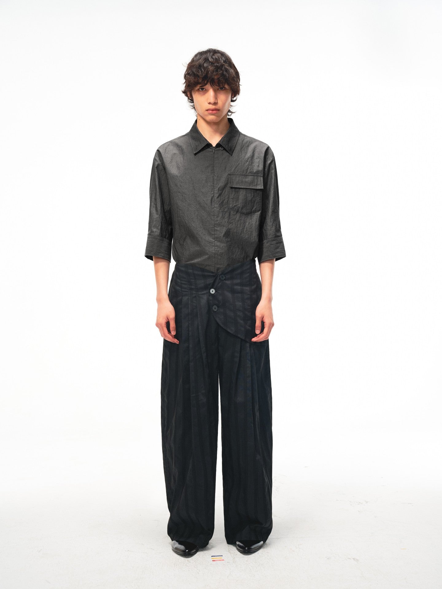 JCAESAR Half‑zip mid‑sleeve shirt with patch pocket in charcoal grey