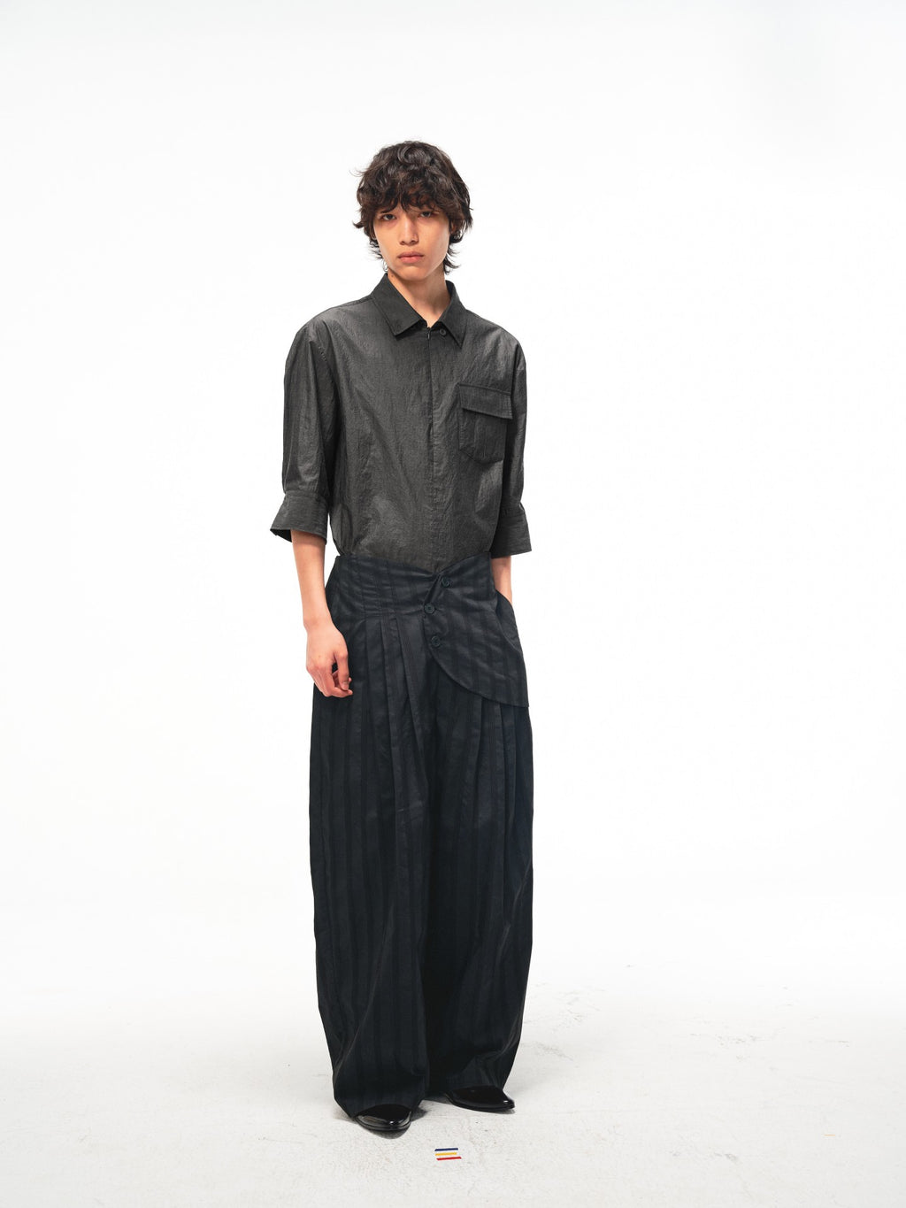 JCAESAR Half‑zip mid‑sleeve shirt with patch pocket in charcoal grey
