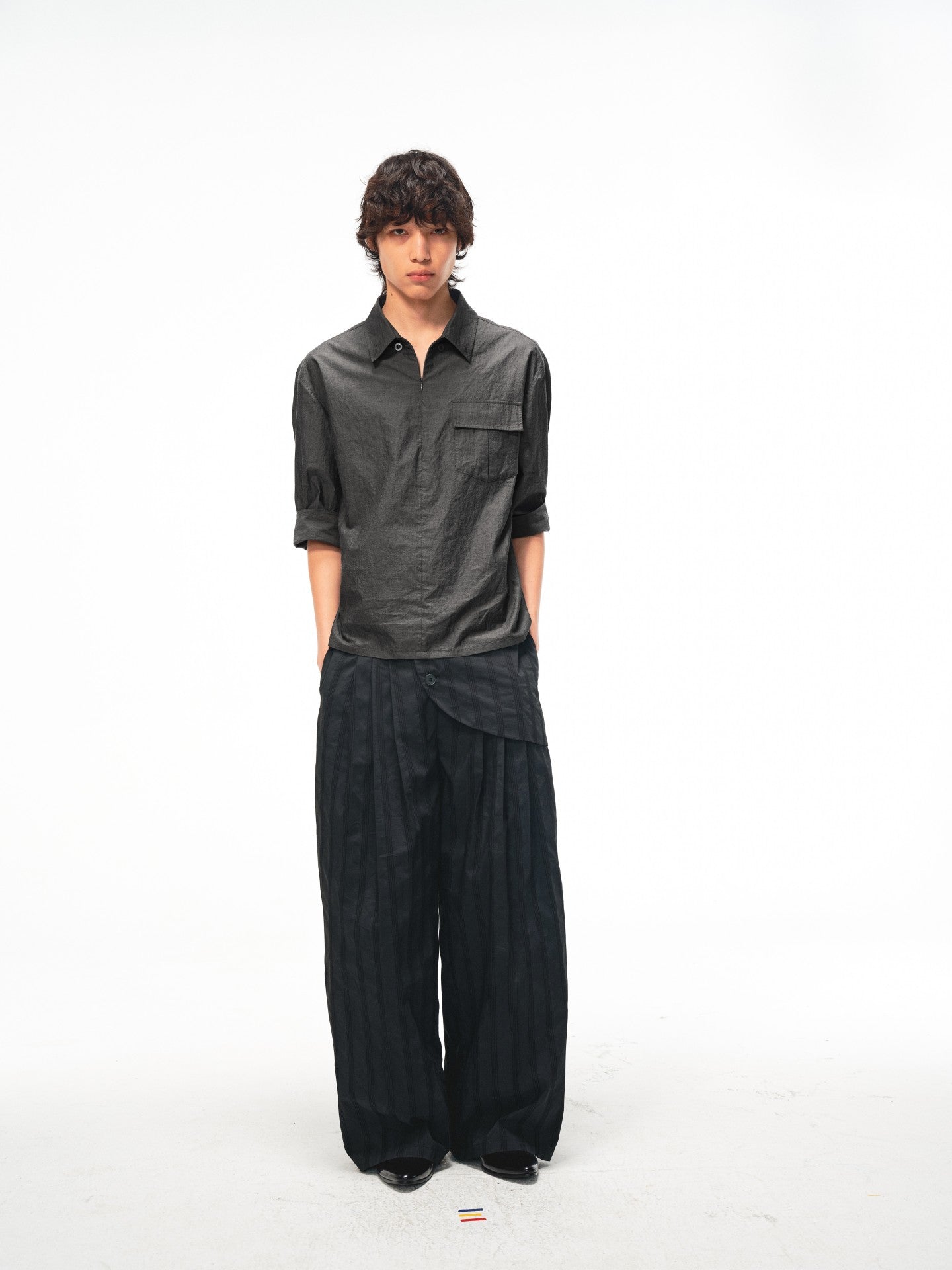 JCAESAR Half‑zip mid‑sleeve shirt with patch pocket in charcoal grey