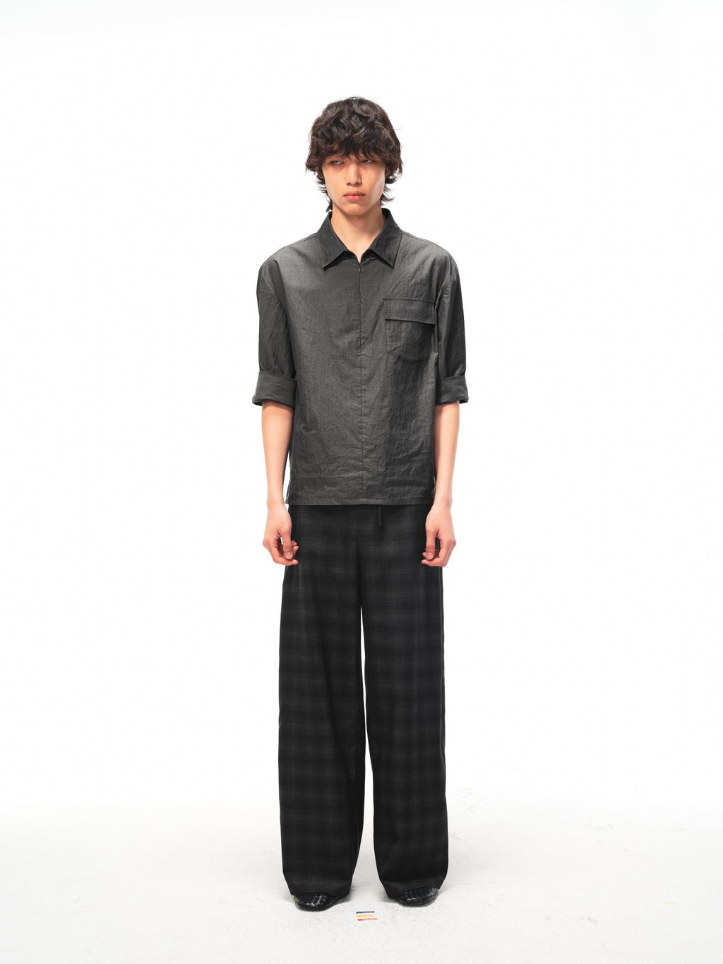 JCAESAR Half‑zip mid‑sleeve shirt with patch pocket in charcoal grey