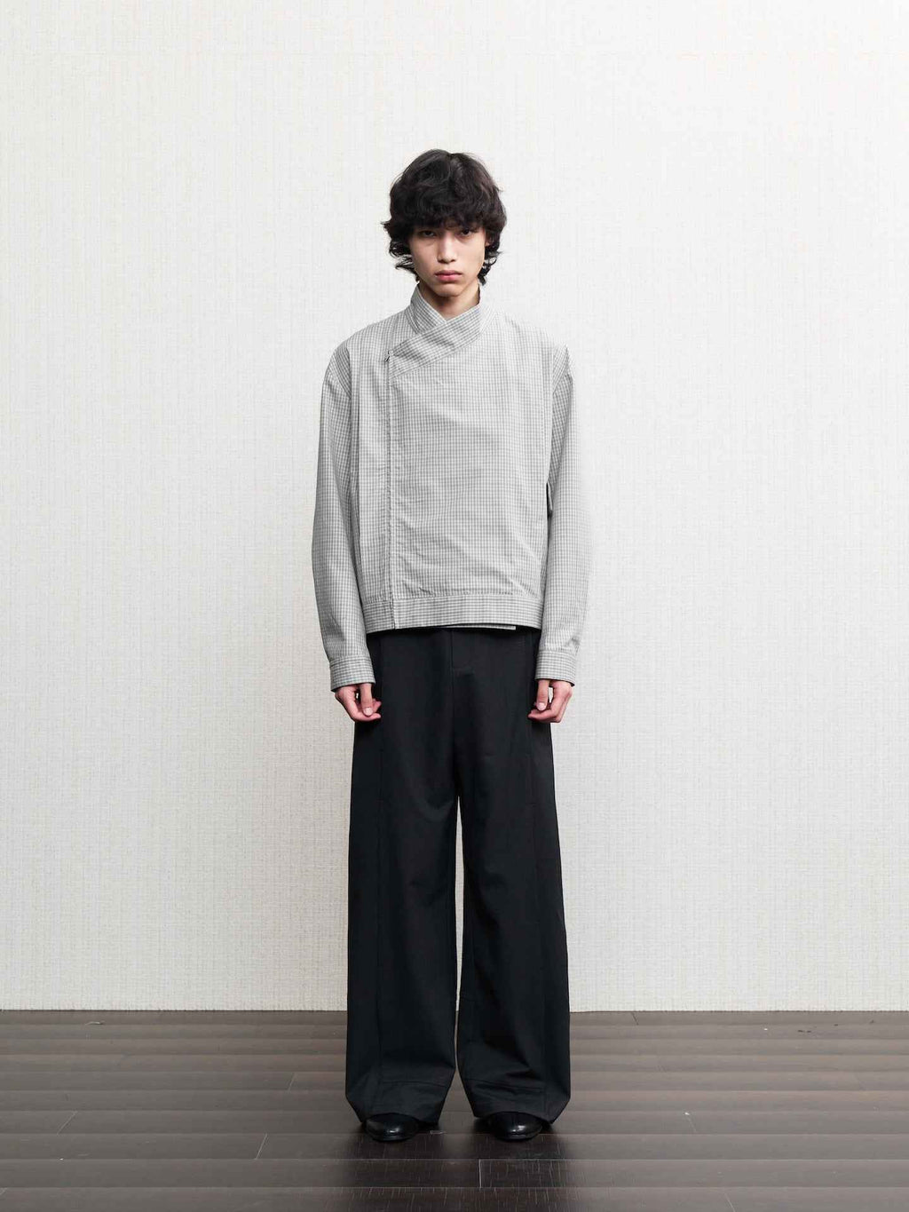 JCAESAR Cross‑collar mesh pleated jacket