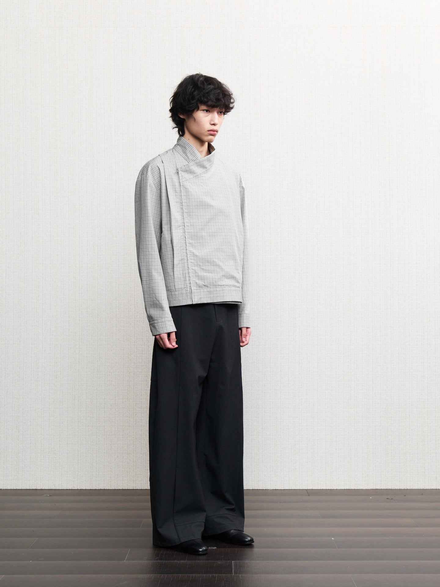 JCAESAR Cross‑collar mesh pleated jacket