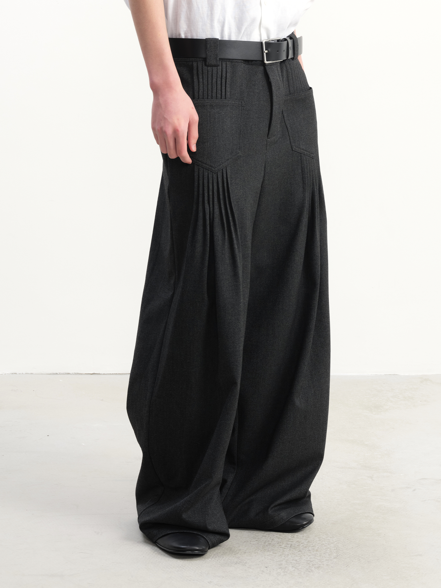 パンツ JCAESAR Side-Pleated Trouser S JCAESAR Pleated‑Pocket Wide‑Leg Trousers – jcaesarclo