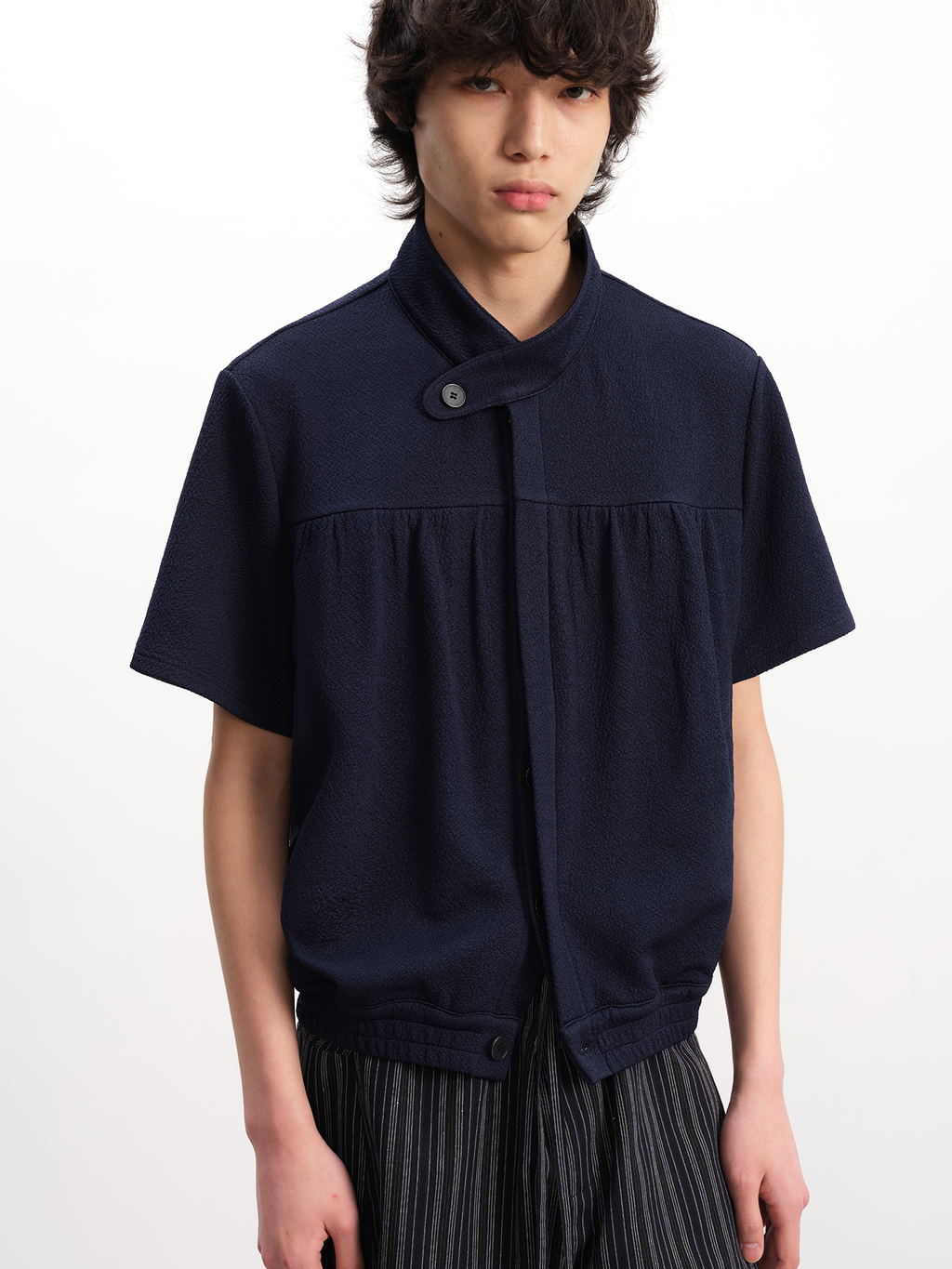 JCAESAR Stand-Collar Gathered Short-Sleeve Shirt - jcaesarclo