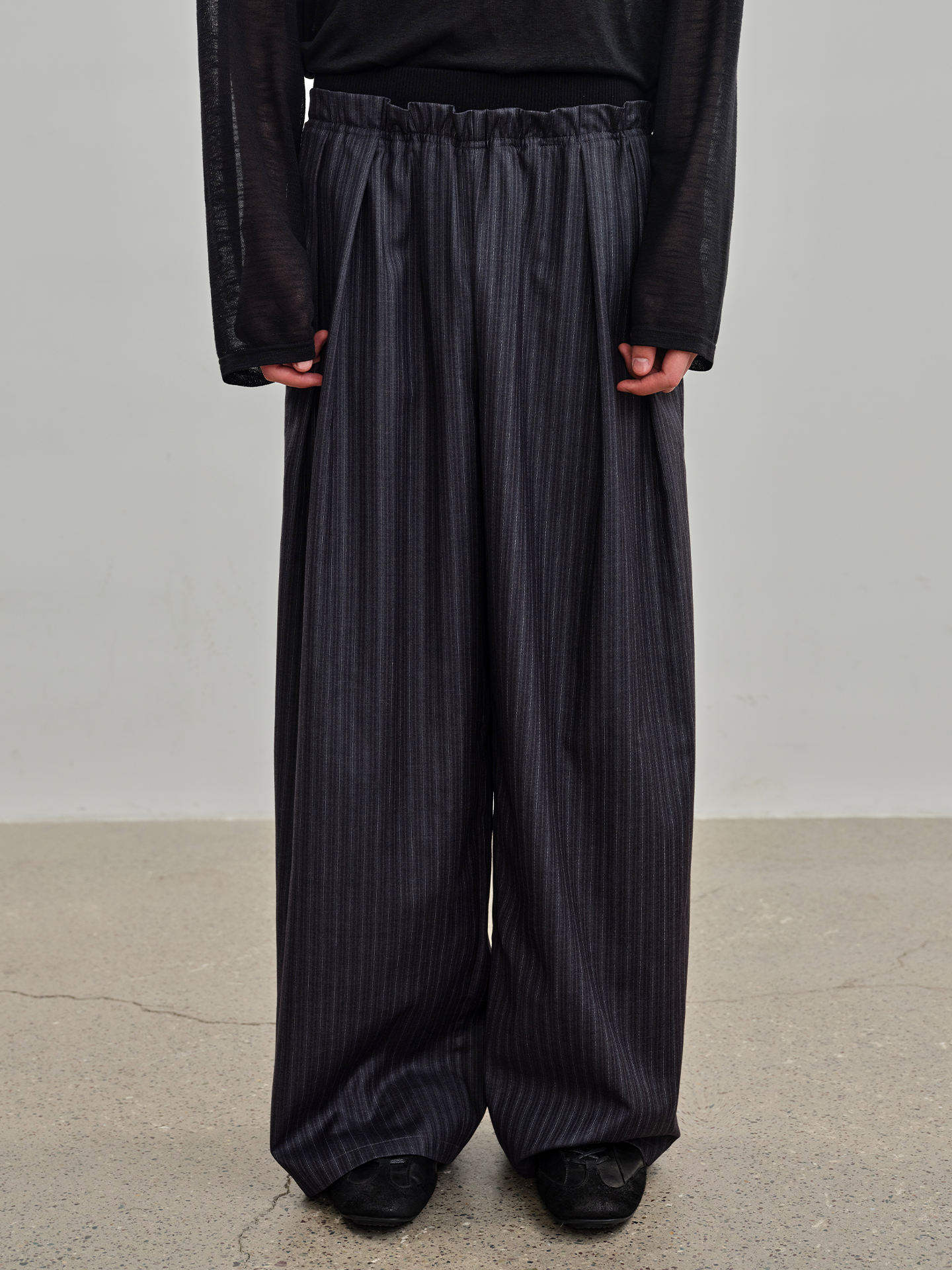 JCAESAR Pleated Striped Trousers with Ribbed‑Waist Panel - jcaesarclo