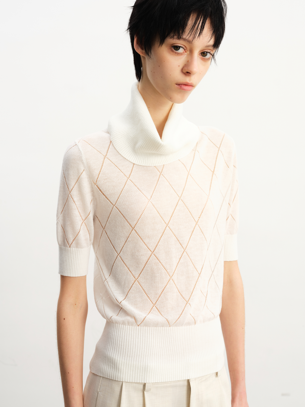 JCAESAR WOMEN Slouch-neck cutout argyle knit tee