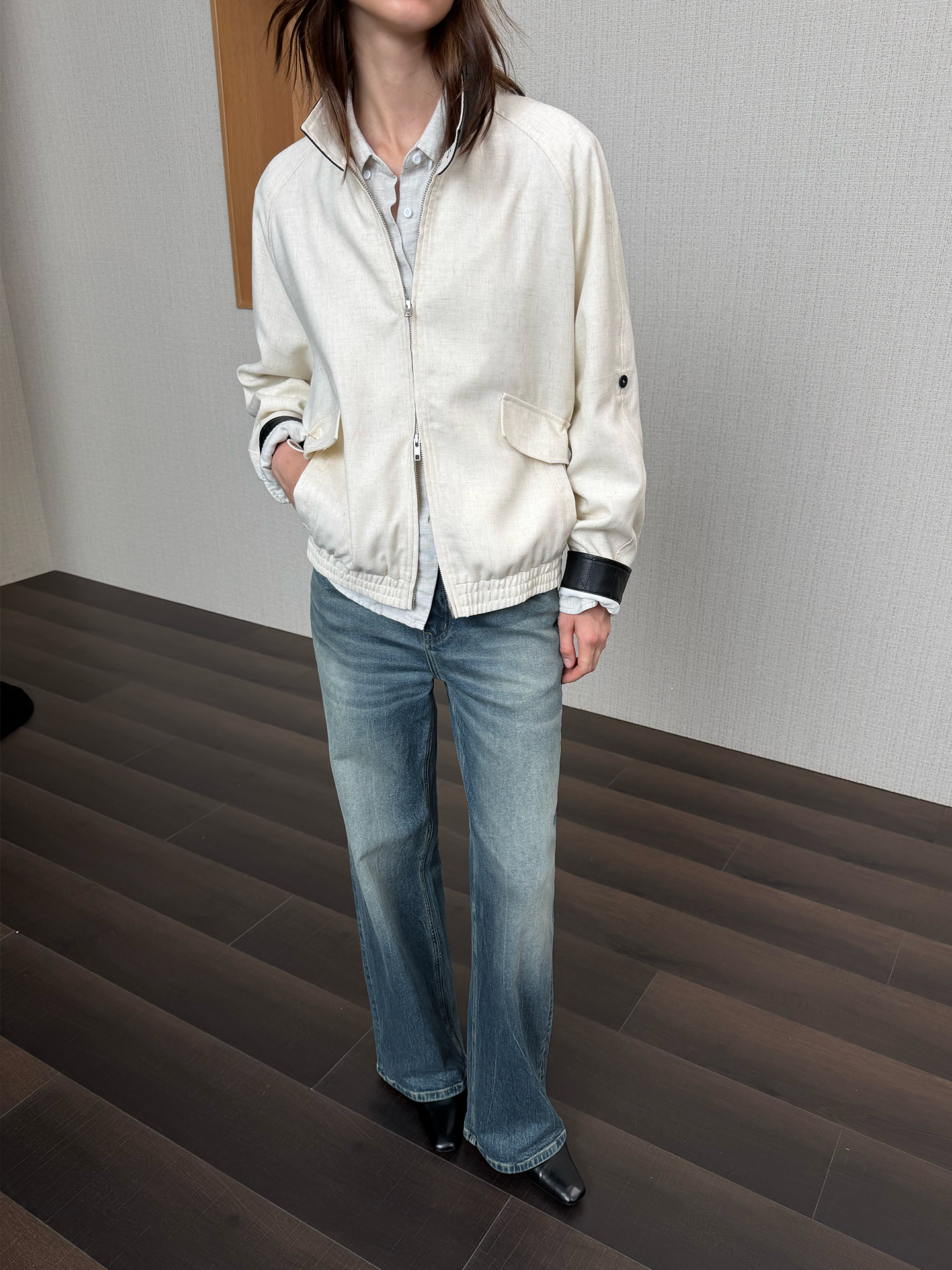 JCAESAR WOMEN Washed Straight-Leg Jeans with Asymmetric Fly