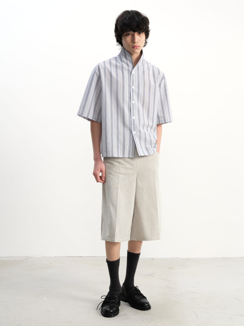 JCAESAR Woven Terry Cloth Capri Pants - jcaesarclo