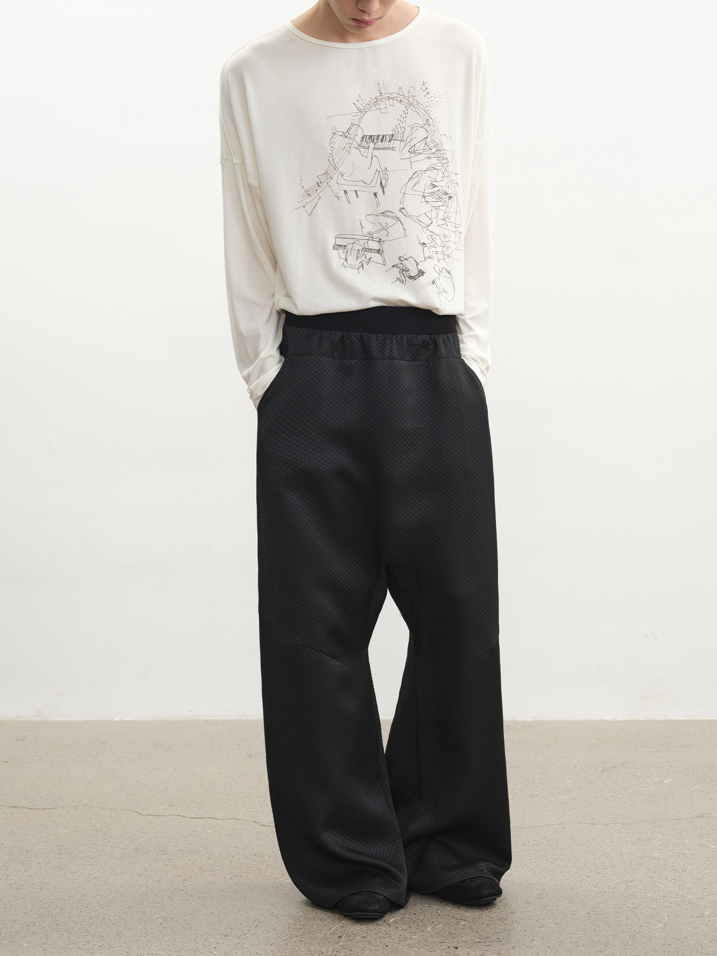 JCAESAR Piano‑Score Print Long‑Sleeve Tee - jcaesarclo