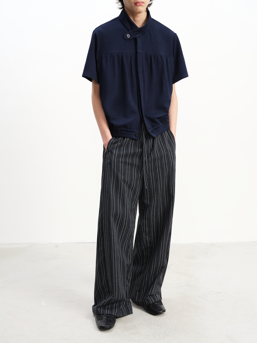 JCAESAR Stand-Collar Gathered Short-Sleeve Shirt - jcaesarclo