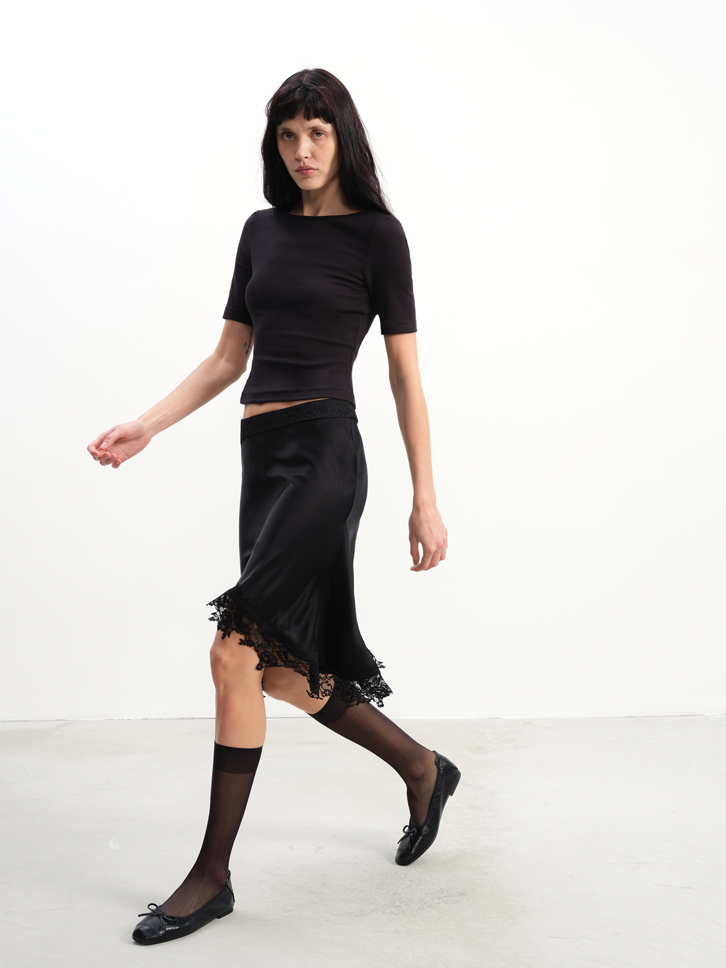 JCAESAR WOMEN Lace Satin Mermaid Skirt - jcaesarclo