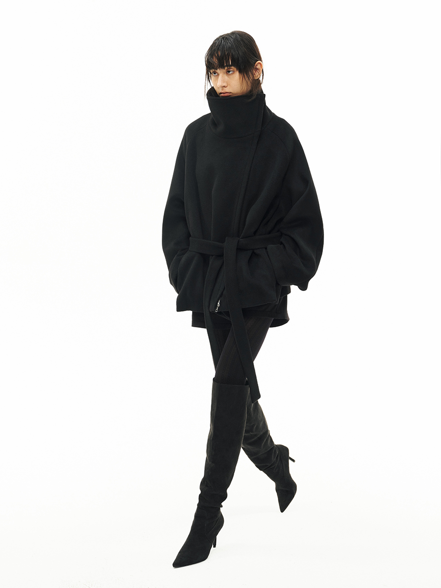 JCAESAR WOMEN Diagonal Zipper Coat - jcaesarclo