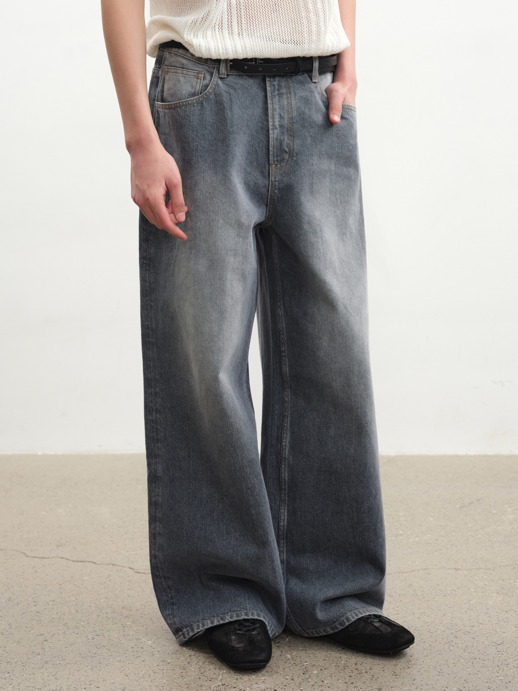 JCAESAR Clean Straight‑Leg Washed Gray Jeans - jcaesarclo