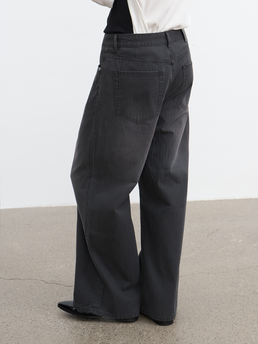 JCAESAR Dark‑stripe grey‑mist washed denim jeans