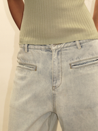 JCAESAR WOMEN Light Blue Banana‑Cut Jeans - jcaesarclo