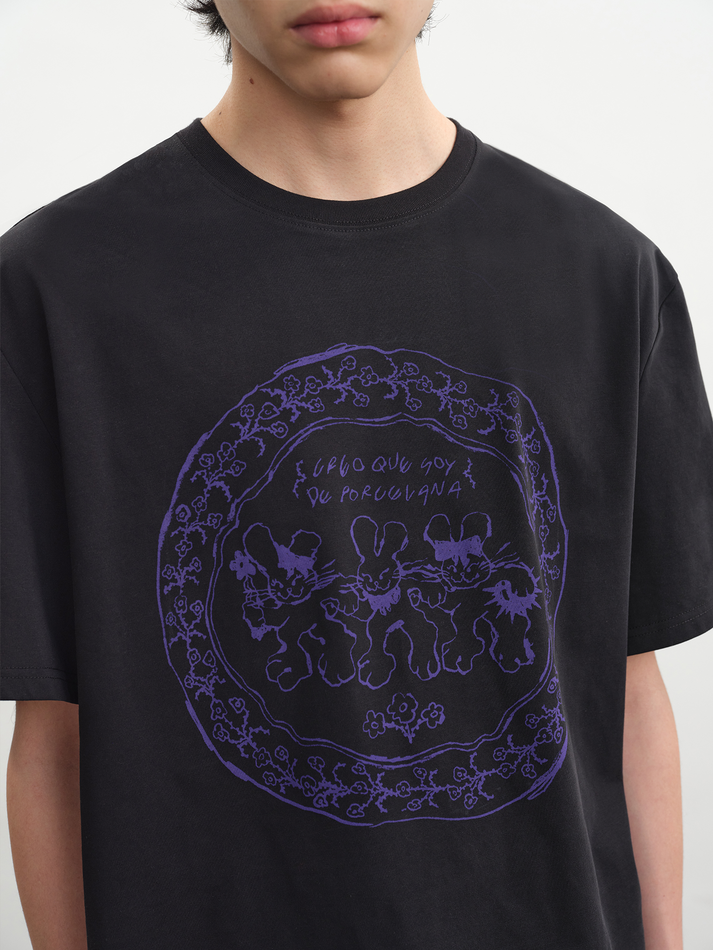 JCAESAR Rabbit‑Print Short‑Sleeve Tee - jcaesarclo
