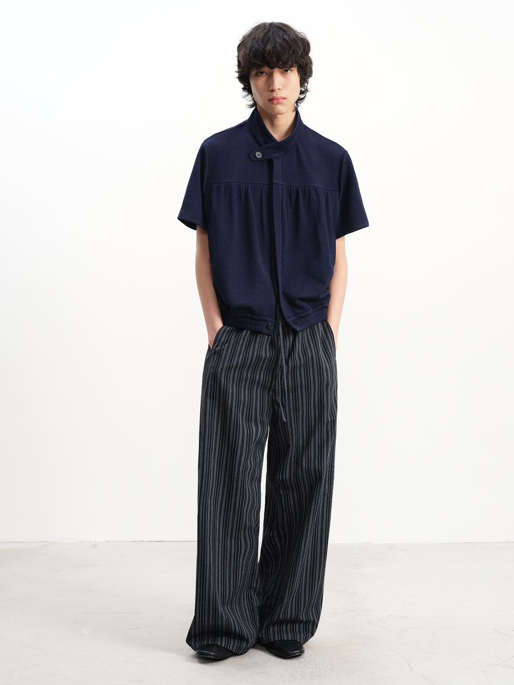 JCAESAR Striped Pleated Tie-Waist Trousers - jcaesarclo