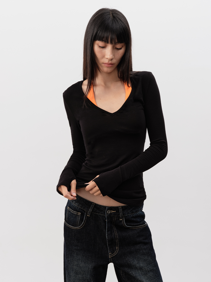 JCAESAR WOMEN  V-neck Basic Top - jcaesarclo