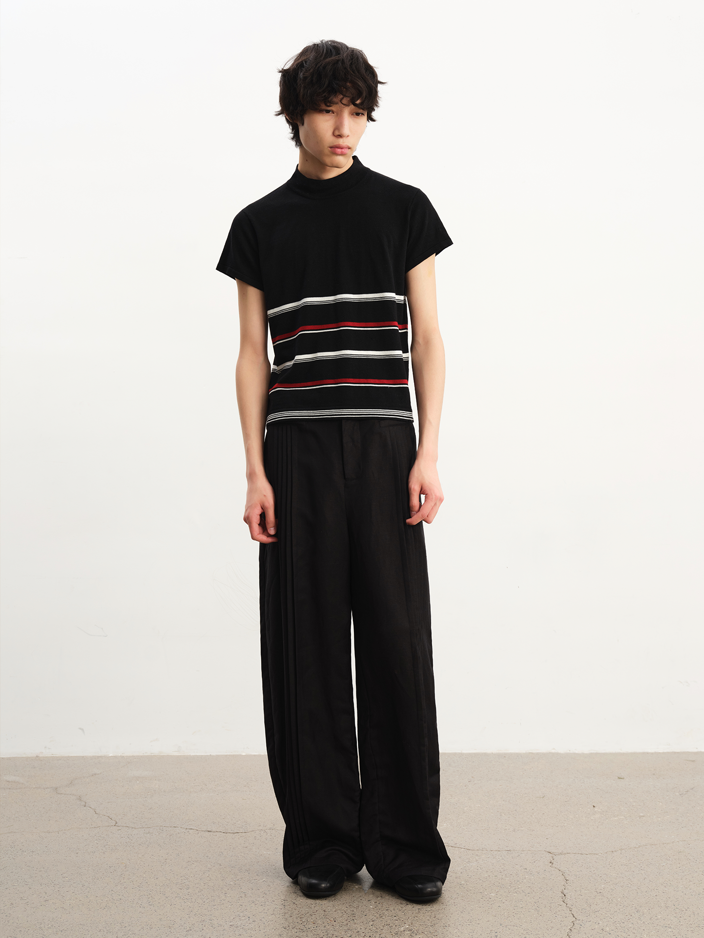 JCAESAR lack Linen Trousers with Accordion Pleats