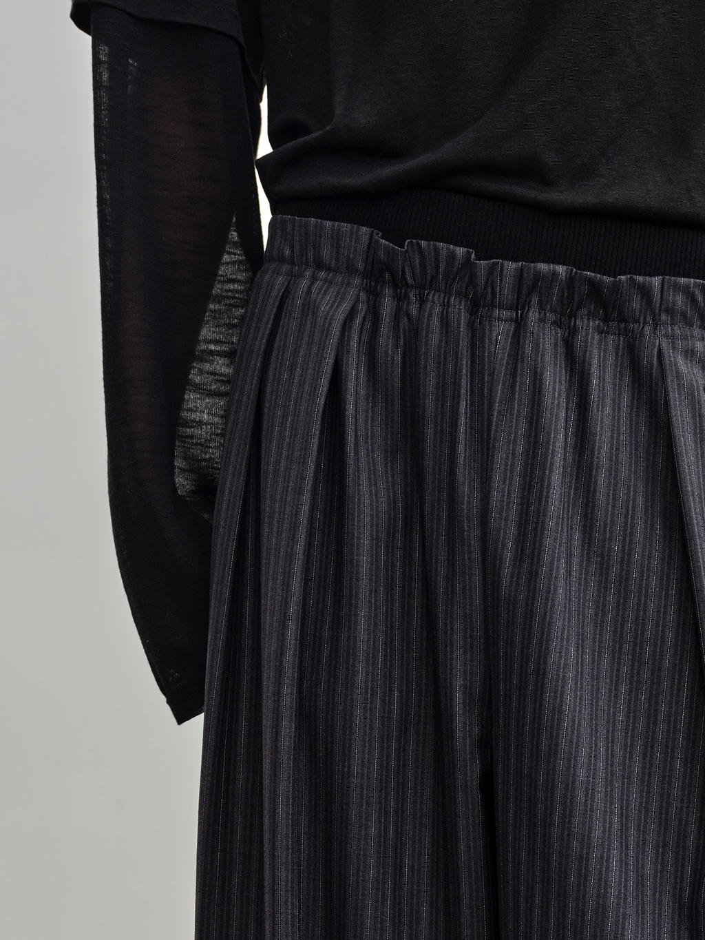 JCAESAR Pleated Striped Trousers with Ribbed‑Waist Panel - jcaesarclo