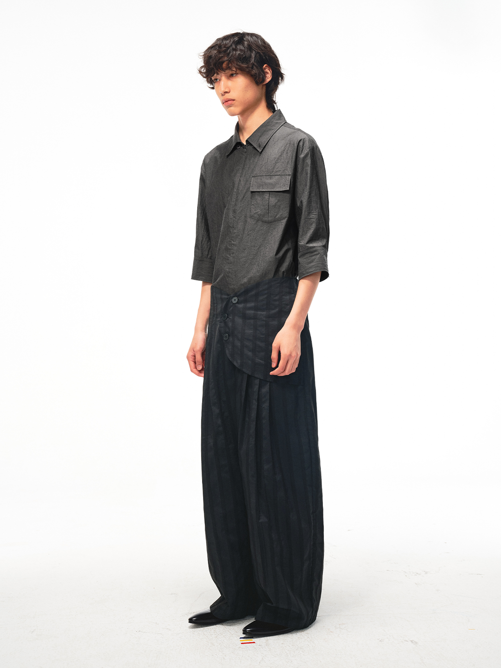 JCAESAR Half‑zip mid‑sleeve shirt with patch pocket in charcoal grey