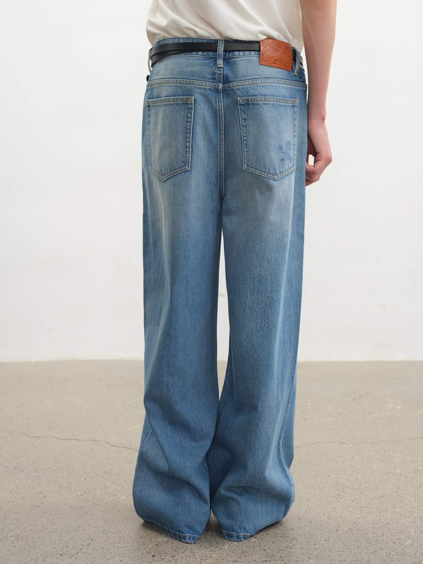 JCAESAR Clean Straight‑Leg Washed Blue Jeans - jcaesarclo