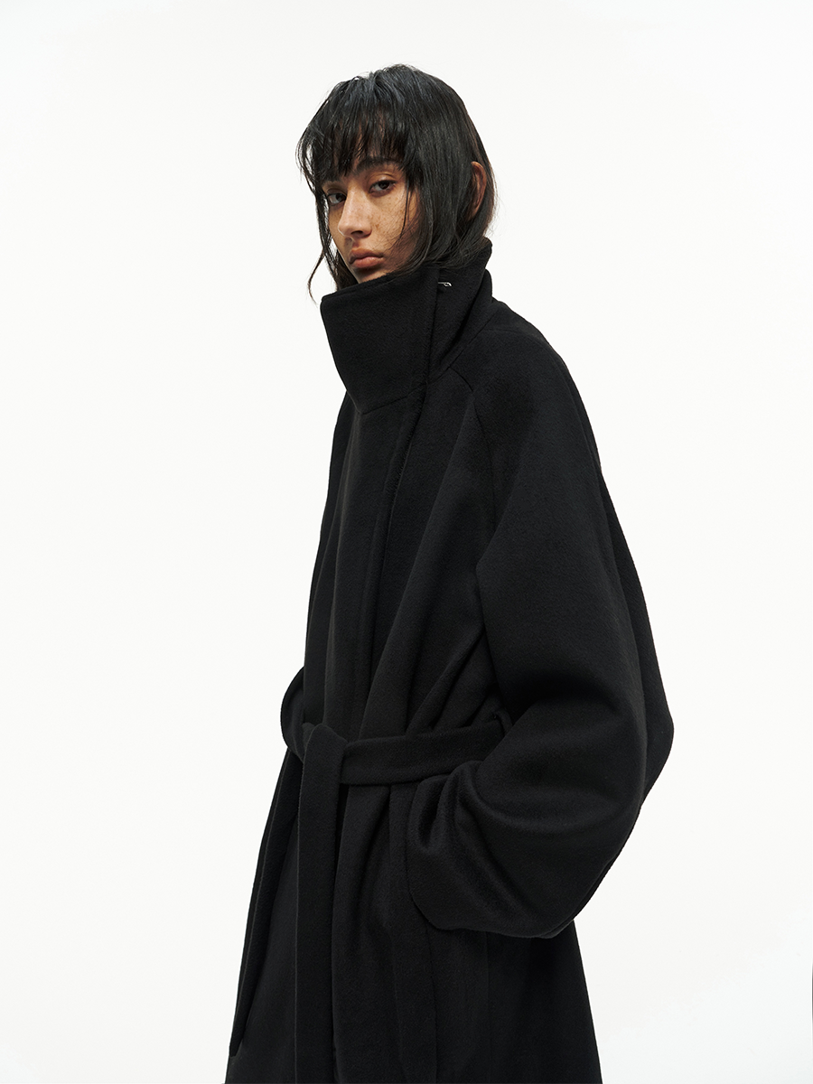 JCAESAR WOMEN Diagonal Zipper Coat - jcaesarclo