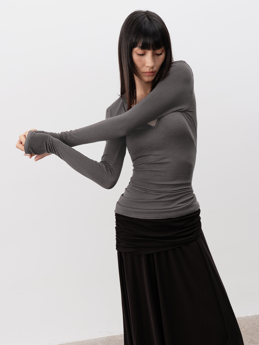 JCAESAR WOMEN  V-neck Basic Top - jcaesarclo