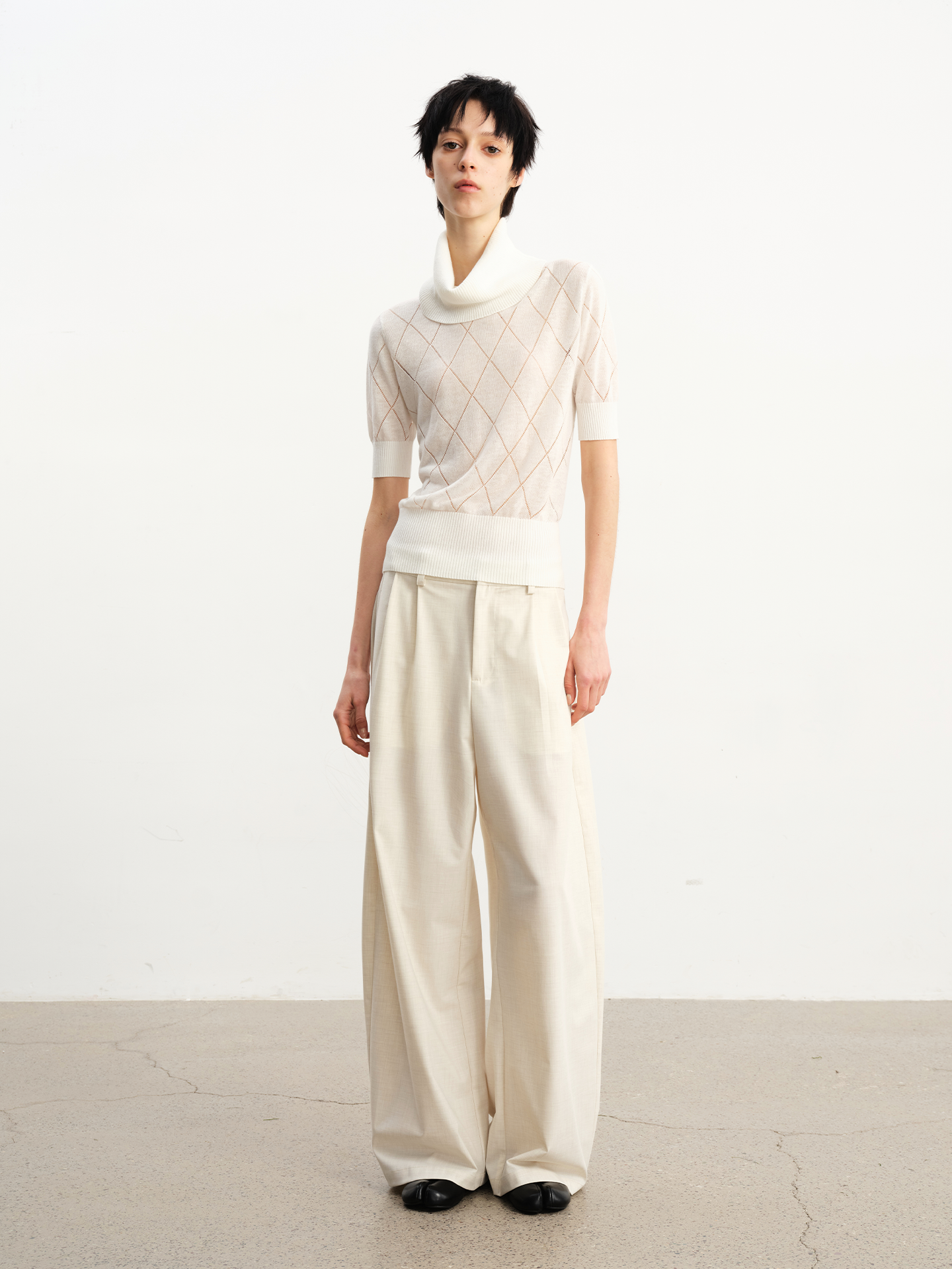 JCAESAR WOMEN Slouch-neck cutout argyle knit tee
