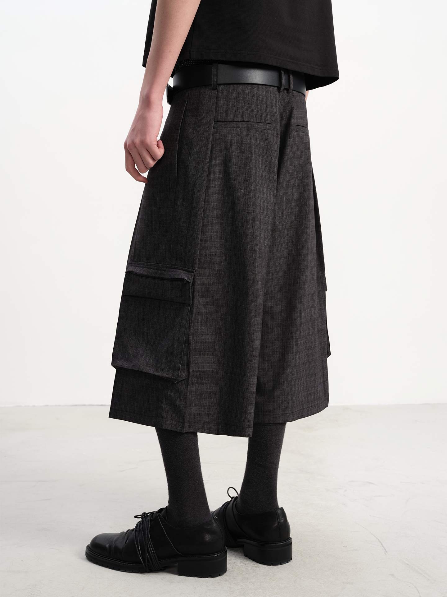 JCAESAR Plaid Pleated Cargo Cropped Pants - jcaesarclo