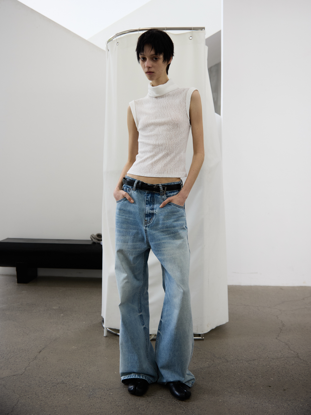JCAESAR WOMEN Low-rise light blue jeans