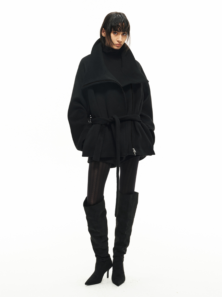 JCAESAR WOMEN Diagonal Zipper Coat - jcaesarclo