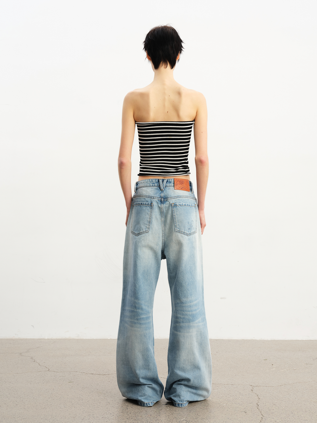 JCAESAR WOMEN Low-rise light blue jeans
