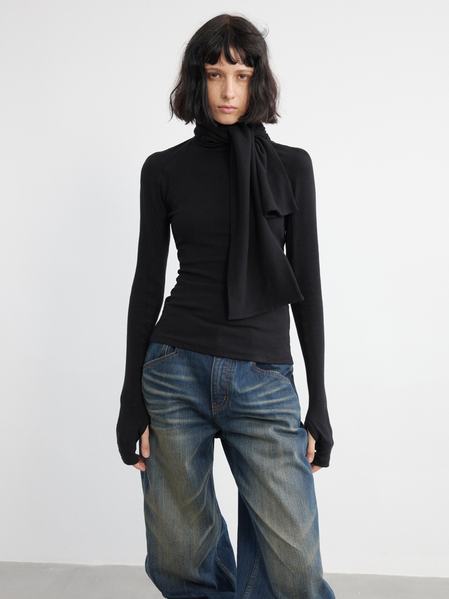 JCAESAR WOMEN Scarf With Half - Fingered Sleeves - jcaesarclo