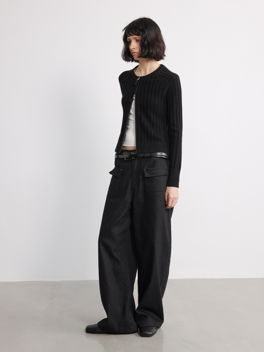 JCAESAR WOMEN Black Jeans With A Front Flap And A Curved Knife Brushed Finish - jcaesarclo