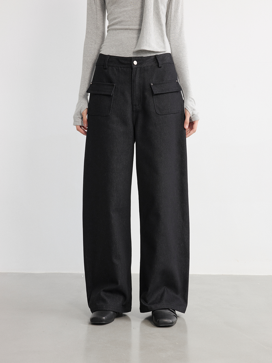 JCAESAR WOMEN Black Jeans With A Front Flap And A Curved Knife Brushed Finish - jcaesarclo