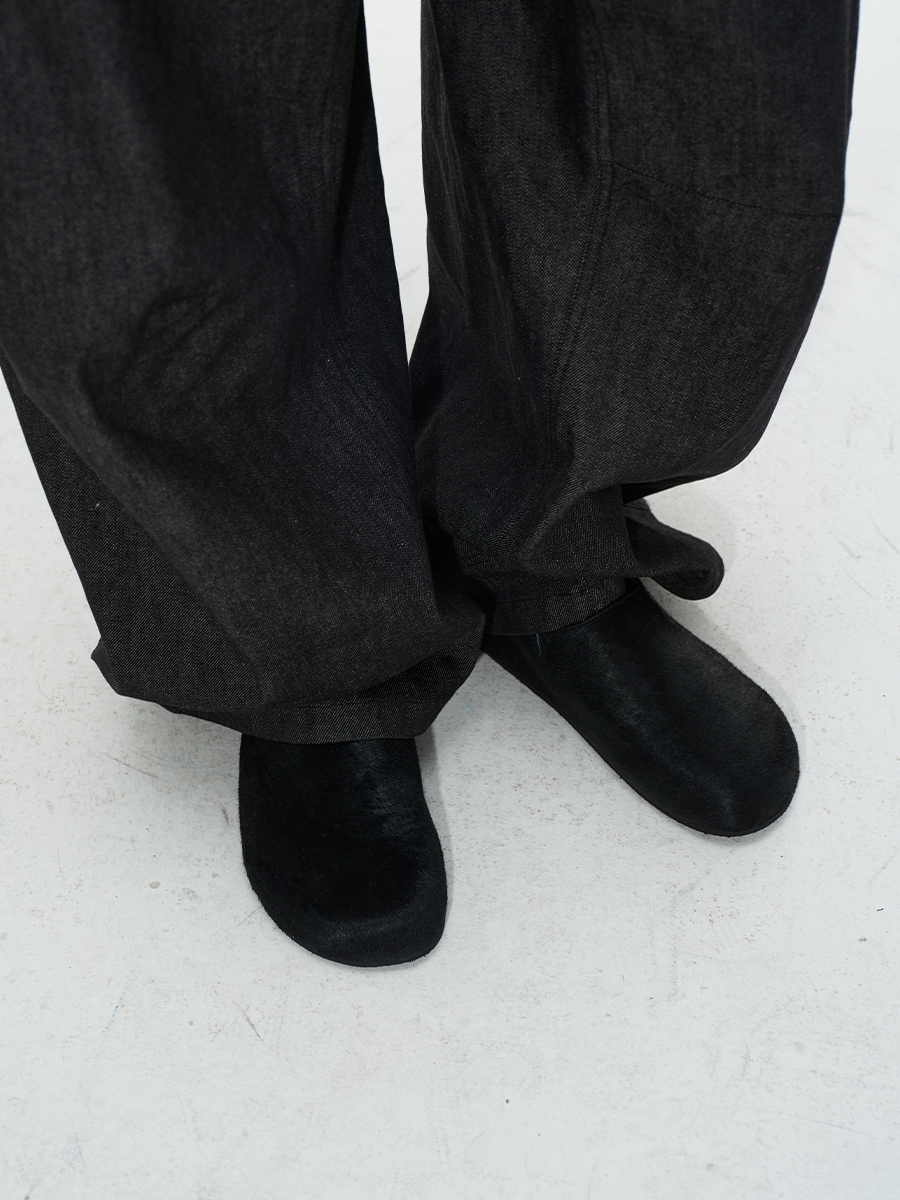 JCAESAR Black Pony Hair Mules - jcaesarclo