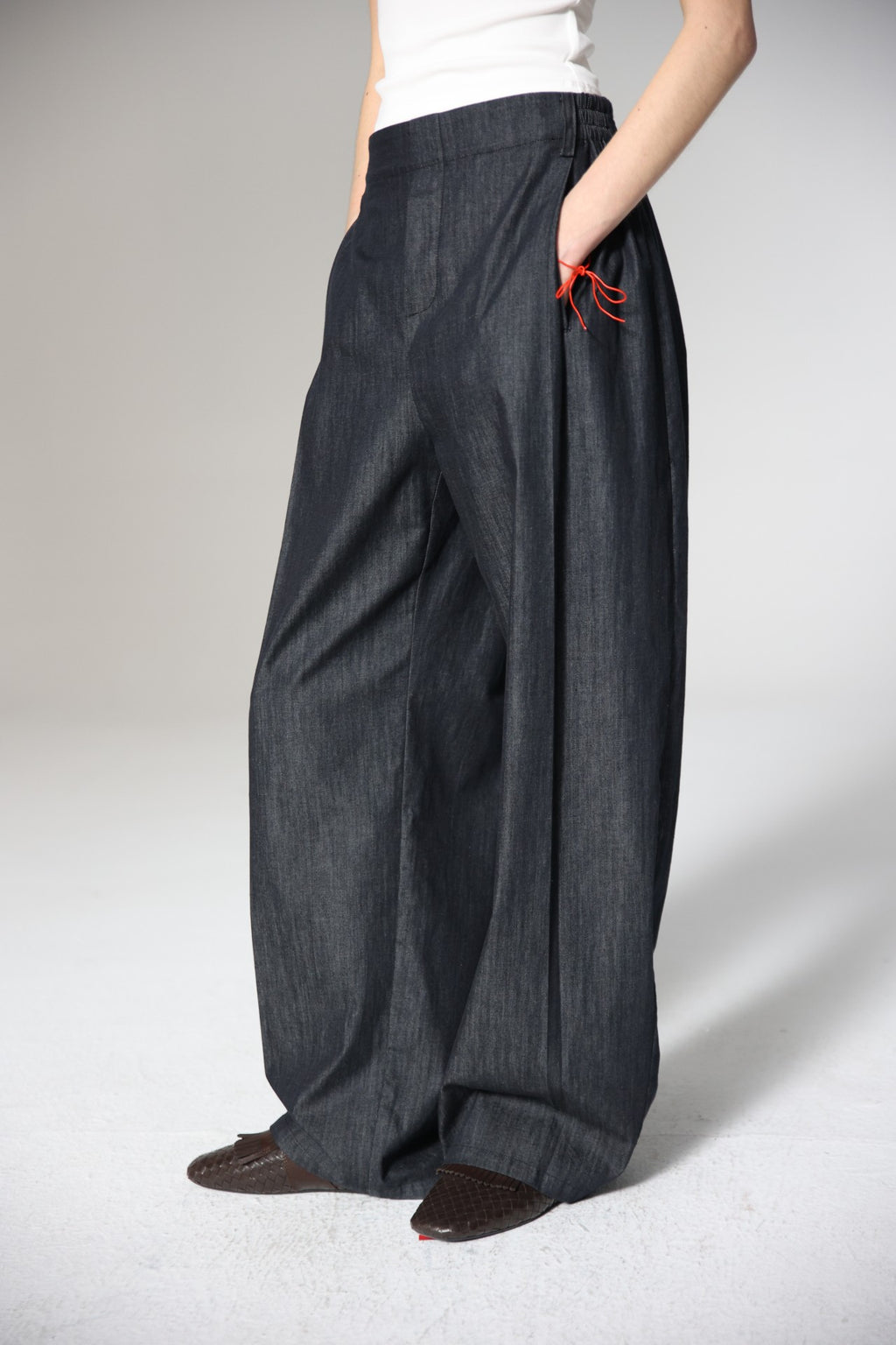JCAESAR WOMEN Ultra‑Light Raw Denim Pleated Trousers