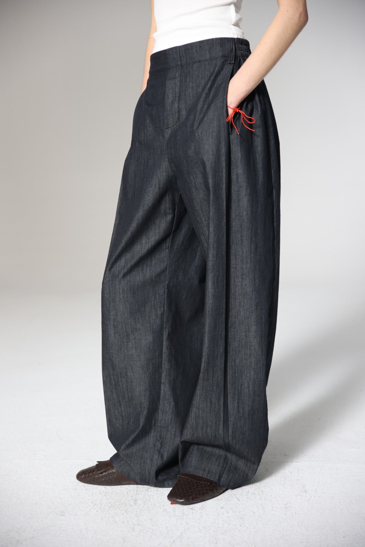 JCAESAR WOMEN Ultra‑Light Raw Denim Pleated Trousers