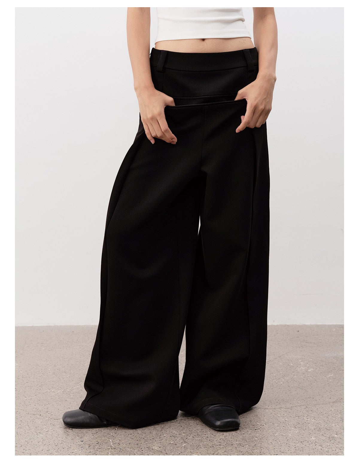 JCAESAR WOMEN Pleated Kangaroo Pocket Pants